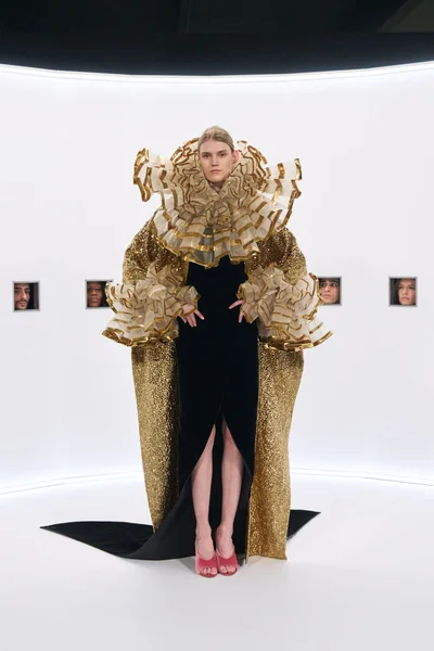 Look 45